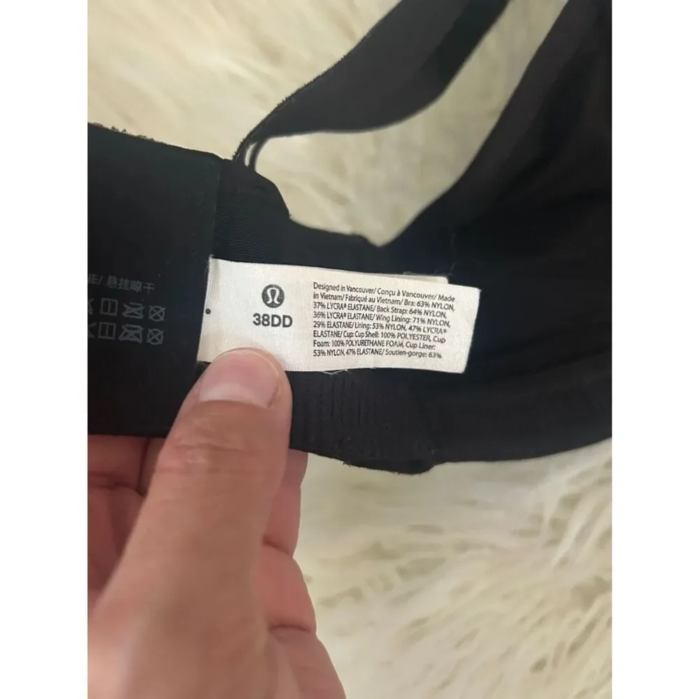 Lululemon athletica balck sport bra cross back 38DD